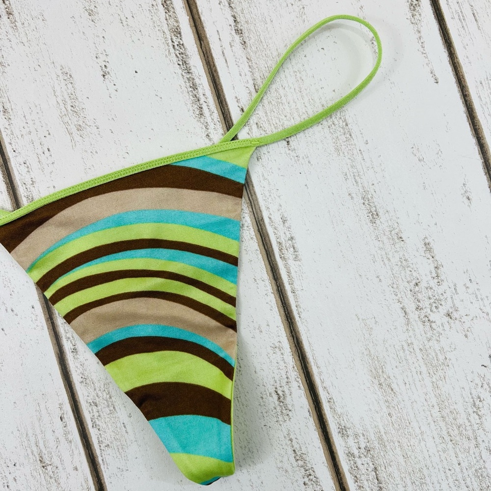 2005 Vintage Victoria’s Secret V-String Thong Pantie Medium Retro Retired Style - Picture 3 of 8